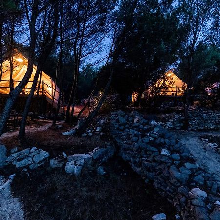 Plage Cachee - Glamping Врбоска Екстериор снимка