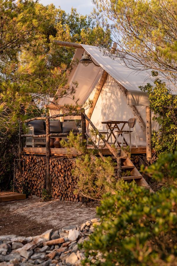 Plage Cachee - Glamping Врбоска Екстериор снимка
