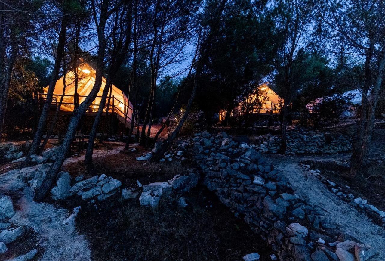 Plage Cachee - Glamping Врбоска Екстериор снимка