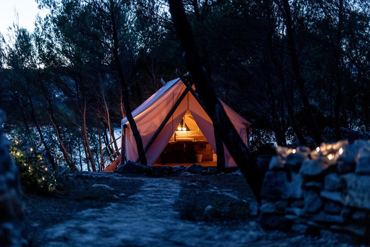 Plage Cachee - Glamping Врбоска Екстериор снимка