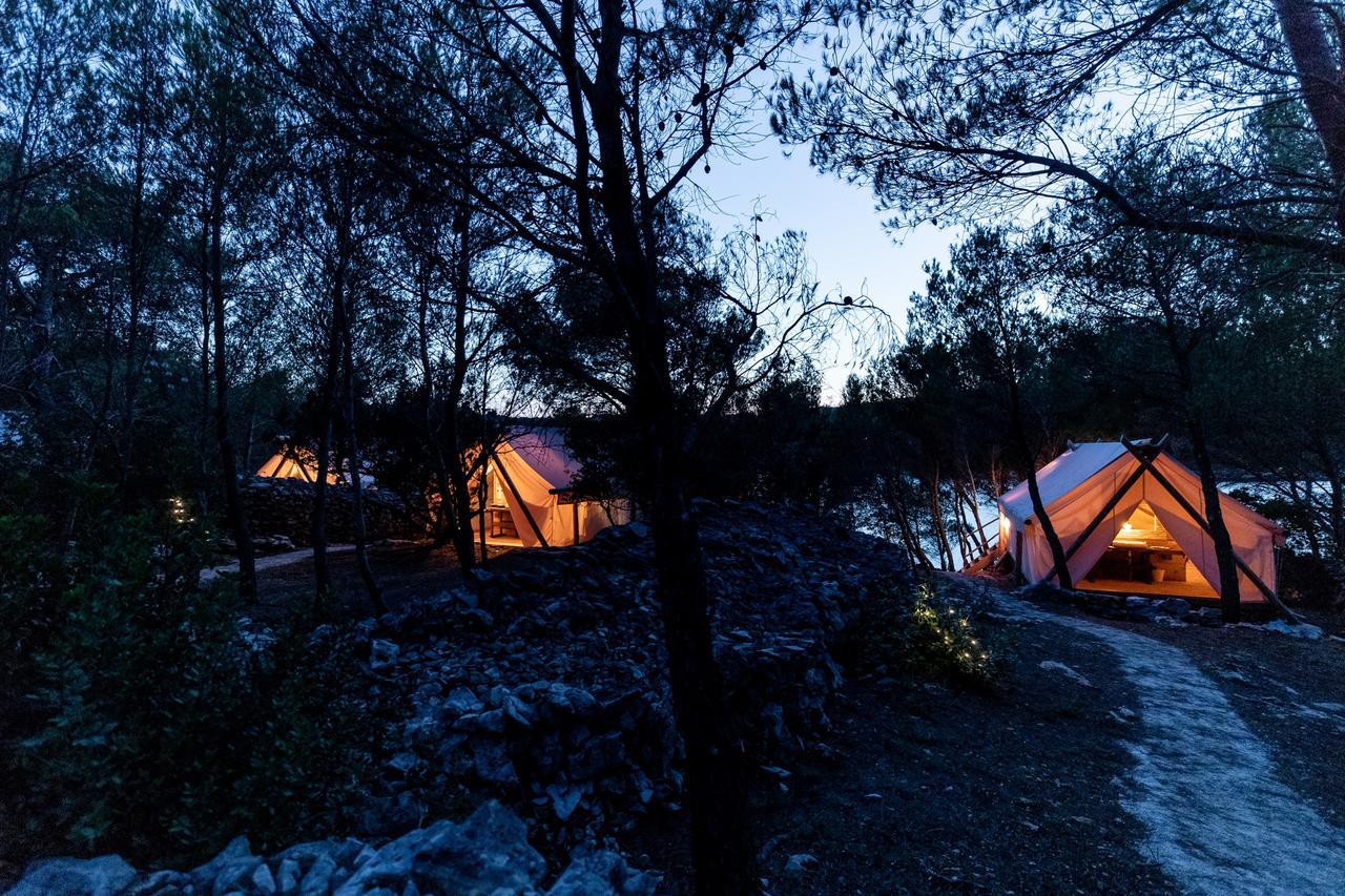 Plage Cachee - Glamping Врбоска Екстериор снимка